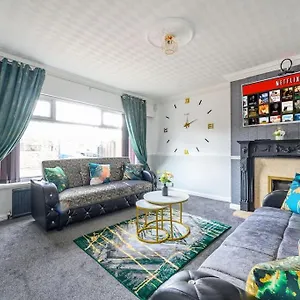 Holiday home *328ol* For Your Relaxed & Cosy + Parking, Leeds (West Yorkshire)