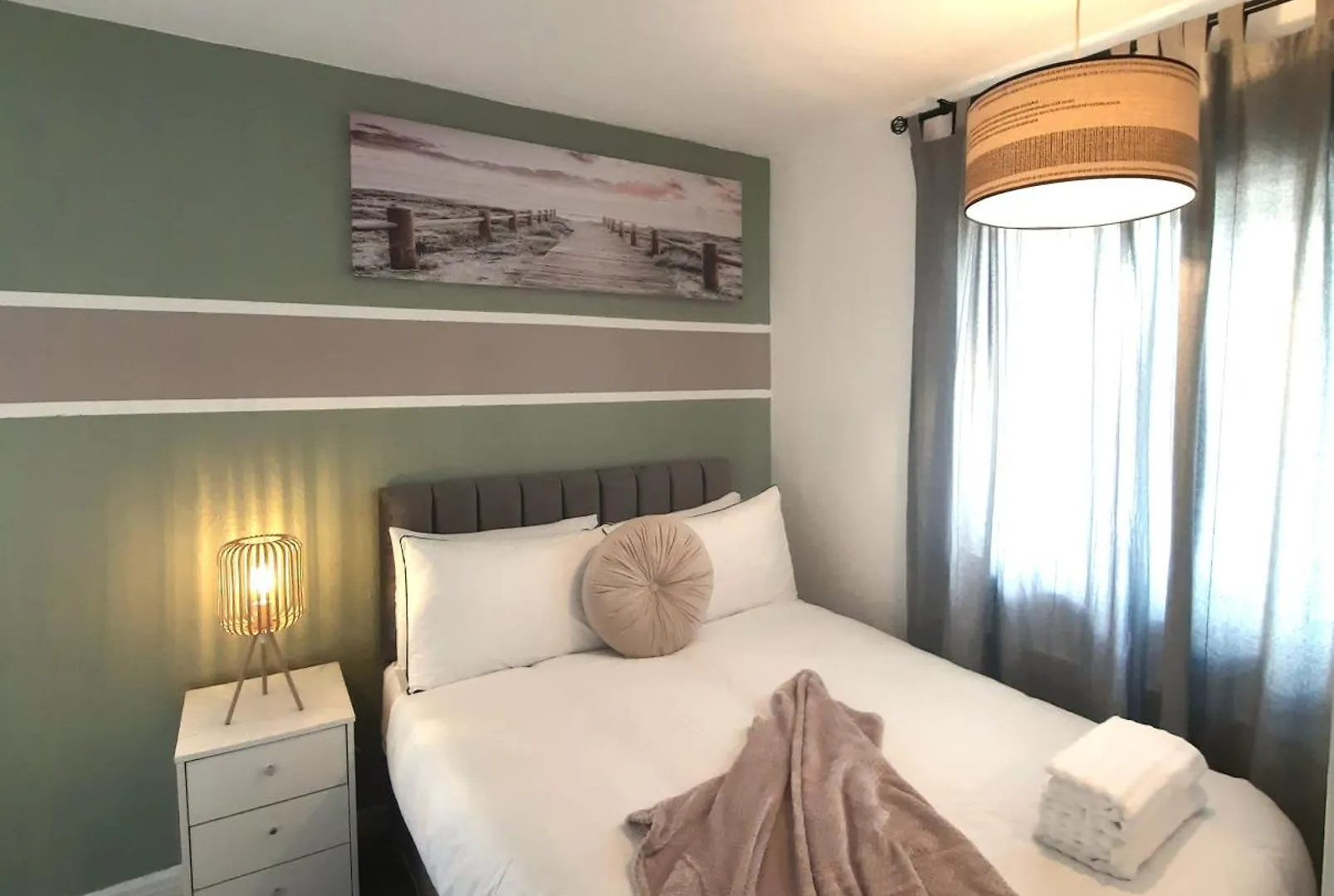 Ferienhaus Entire Home In Leeds, Free Wifi, 3 Car Parking